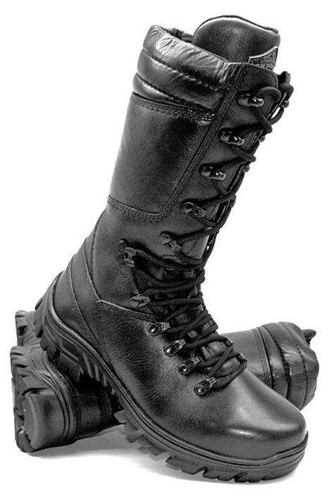 Genuine BMBrasil Leather Tactical Military/Motorcycle Boots These are great boots, very well made, they are easy and quick to take on and off, ideal in all temperatures, with reinforced toe and heel, it's a great all round boot. Ideal for military, motorcycles security or outdoor work. Brand new, packed in a box. DESCRIPTION: Brand: BMBRASIL Solvent: SBS rubber, thickness 8,6, density (g / cm³) 1,10, Abrasion (mm³) 203, Hardness 70, Stitched Leather: bovine leather, chrome-tanned, printed in bla Peppered Moth, Skinhead Boots, Ranger Boots, Black Military Boots, Army Combat Uniform, Mens Waterproof Boots, Military Motorcycle, Combat Boots Men, Motorcycle Shoes