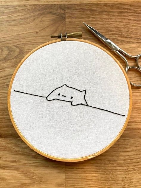 Cat Pattern Embroidery, Small Cute Embroidery Designs, Embroidery Cat Easy, Small Embroidery Ideas Easy, Cute Embroidery Designs Simple, Embroidery Cat Patterns, Cute Easy Embroidery, Cat Embroidery Simple, Embroidery Inspiration Simple