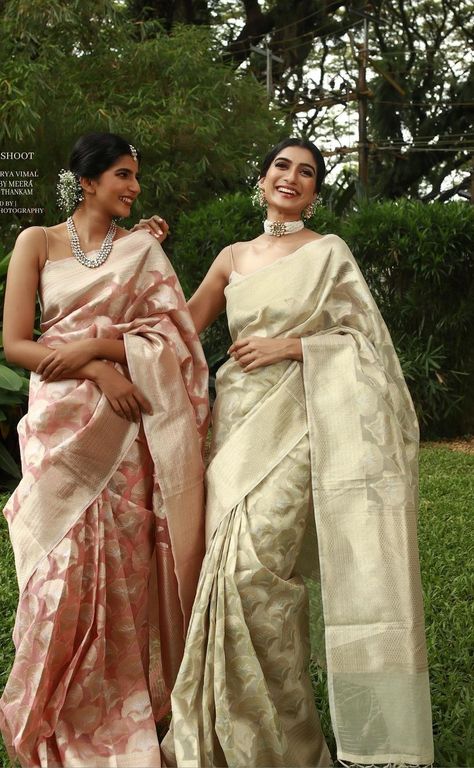 South Indian Clothes, Tamil Bridesmaid, Indian Bridesmaids Saree, South Indian Bridesmaids, Tamil Fashion, Indian Bridesmaids Outfits, Desi Bridesmaids, Saree Bridesmaid, Indian Dress Up