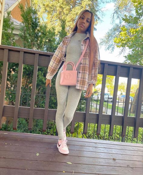 Pink Flannel Outfit, Pink Dunks, Dunks Outfit, Flannel Outfit, Pink Flannel, Girly Girl Outfits, Cute Outfits With Jeans, Cute Birthday Outfits, Simple Fall Outfits