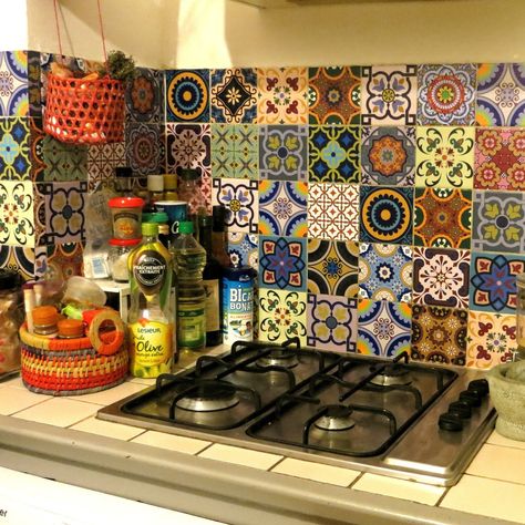 Kitchen tile decals are the easiest way to add color and spruce up your kitchen in a way that won’t cause any damage to your walls or surfaces. When you add our stickers, you add personality and a sense of liveliness that turns your house into a home. Moracan Theme Kitchen, Bright Farmhouse Kitchen, Talavera Tile Kitchen Backsplash, Talavera Tile Kitchen, Spanish Tile Kitchen, Over The Cabinet Kitchen Decor, Talavera Kitchen, Sticker Tiles, Mexican Style Kitchens