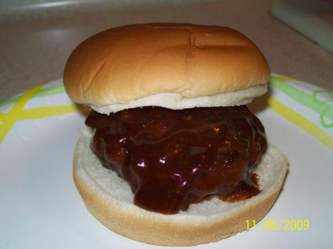 Crock Pot Barbecued Hamburgers from Food.com:   								Mix the hamburger patties, brown them, and freeze them in advance and you'll have little to do at the last minute. Bbq Hamburgers, Recipes Hamburger, Barbecue Burgers, Bbq Burgers, Slow Cooker Bbq, Hamburger Recipes, Hamburger Patties, Bbq Pulled Pork, Sweet Pickles