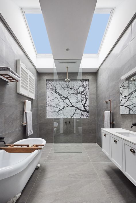 Skylight Ideas, Toilette Design, Skylight Design, Velux Skylights, Large Bathroom, Bad Inspiration, Bathroom Redesign, Bathroom Red, Bathroom Trends