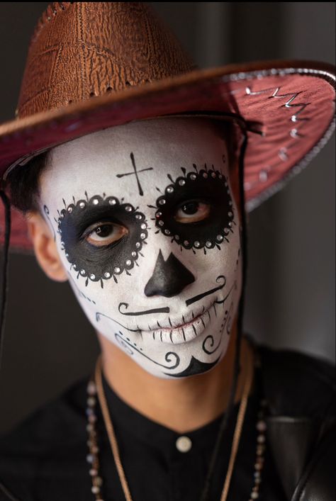 Dead Makeup, Adobe Photoshop Lightroom, Photoshop Lightroom, Eye Makeup Tutorial, Dia De Muertos, Day Of The Dead, Halloween Makeup, Face Paint, A Man