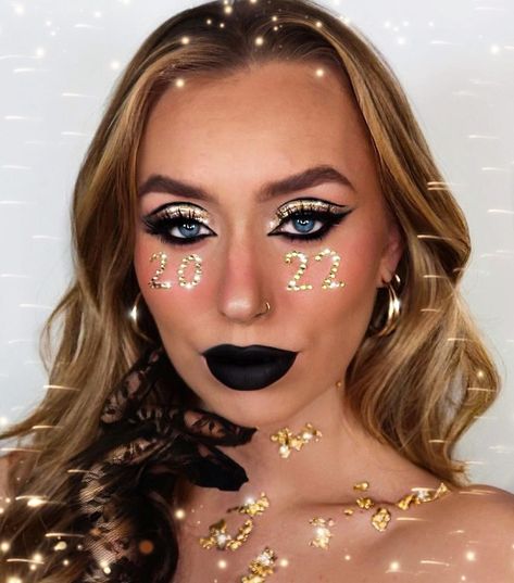 New Year’s Eve Eyeshadow Looks, Eye Makeup New Years Eve, New Years Face Paint, New Years Makeup Ideas Creative, New Years Eve Makeup Ideas Glitter, New Year’s Eve Eye Makeup, New Years Makeup Ideas Glitter, Nye Eye Makeup Looks, New Years Eyeshadow Looks