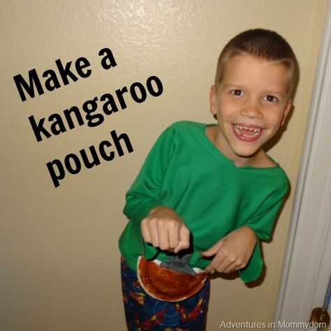 make a paper plate kangaroo pouch Kangaroo Crafts For Toddlers, Kangaroo Preschool Activities, Kangaroo Pouch Craft, Kangaroo Themed Classroom, Opossum Craft, Childrens Ministry Crafts, Kangaroo Kids, Zoo Phonics, Australia Kangaroo