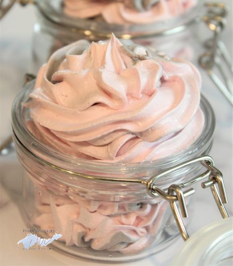 Diy Whipped Soap, Whipped Soap Recipe, Whipped Soap Diy, Whipped Body Soap, Foaming Bath Butter, Shea Butter Whipped, Milk Soap Recipe, Diy Soap Recipe, Whipped Body Cream