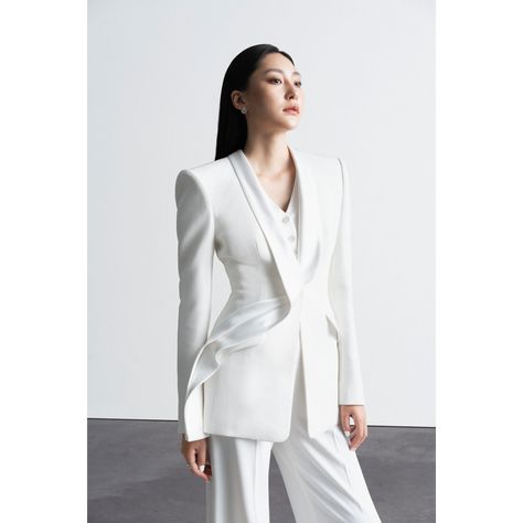 Darcey Jacket - White | LEKIEU | Wolf & Badger Blazer Dress Outfits, Elevated Wardrobe, Women Suits Wedding, Elegant Outfit Classy, Crepe Blazer, Mean Blvd, White Suit, Blazer Designs, Formal Attire