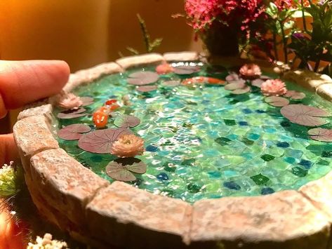 Resin Pond Diy, Miniature Aquarium, Cardboard Art Sculpture, Mini Diorama, Doll House Pets, Diy Farmhouse Style, Fairy Garden Crafts, Garden Decor Diy, Mini Fairy Garden