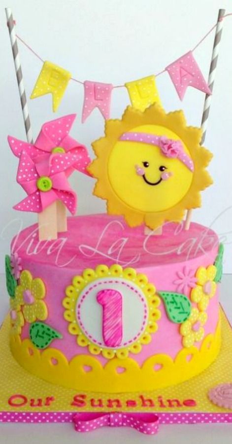 You Are My Sunshine Cake Pink And Yellow Birthday, Birthday Cake Yellow, Yellow Birthday Cake, Children Birthday Cake, Sun Cake, Cake Yellow, Sunshine First Birthday, Sunshine Birthday Parties, Sunshine Cake