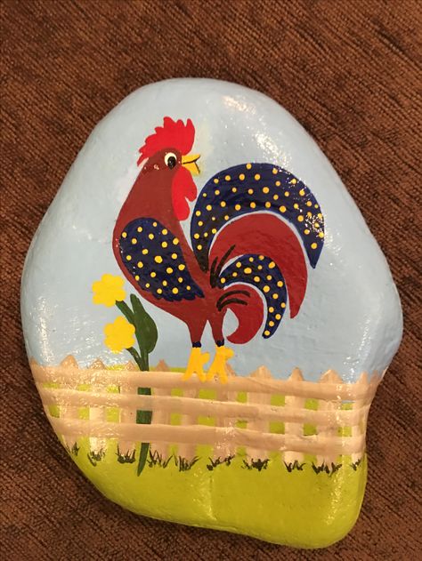 Painted rock Rooster Painting, Rock Flowers, Chicken Painting, Rooster Art, Rock And Pebbles, Painted Rocks Craft, Painted Rocks Diy, Rock Painting Ideas Easy, Chicken Art