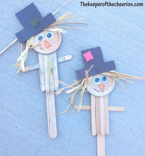 Scarecrow Popsicle Stick Craft Popsicle Stick Craft, Scarecrow Crafts, October Crafts, Fun Fall Crafts, Popsicle Crafts, Crafts For Teens To Make, Easy Fall Crafts, Popsicle Stick Crafts, Popsicle Stick