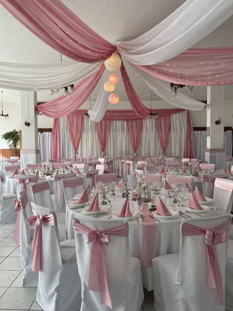 Purple Pink Quinceanera Theme, Princess Themed Sweet 16 Ideas, Rose Pink Quinceanera Theme, Light Pink 15 Decorations, Light Pink Decorations For Quince, Quincenera Tables Set Up, Pink Quinceanera Ideas Decoration, Pink Quince Accessories, Light Pink Quinceanera Theme Ideas