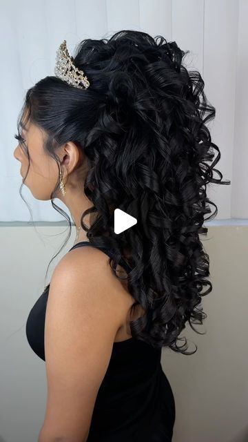 MsSilver | Quinceañera • Semi Recojido  . ✨ Book your appointments for 2024/2025. Traveling fee and contract required to book.   . . . #hairstyle... | Instagram Quince Hairdos, Quinseñeras Hair Styles, Bride Hairstyles With Crown, Hairstyles For Quinceanera With Crown, Bride With Crown, Book Hairstyle, Quinceanera Hairstyles With Crown, Xv Hair, Quince Hair