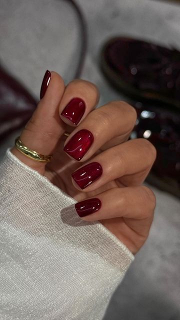 Dark Red Nails Design Classy, Rust Red Nails, Deep Red Nails Short, Red Dip Nail Ideas, Gel Mani Short Nails Fall, Nails For Red Dress Ideas, Short Nails Holiday, Holiday Nail Color, Winter Toes