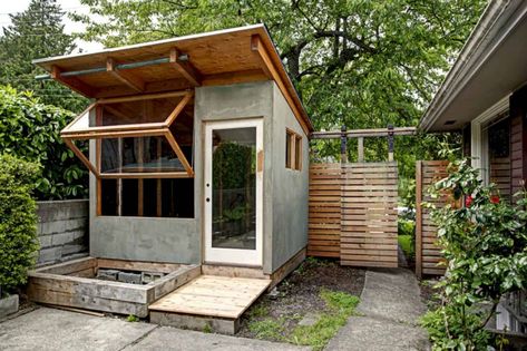 industrial studio shed - Trendir Studio Shed, Modern Shed, Small Building, Bilik Idaman, Backyard Studio, Cozy Backyard, A Small House, Backyard Office, Backyard Sheds