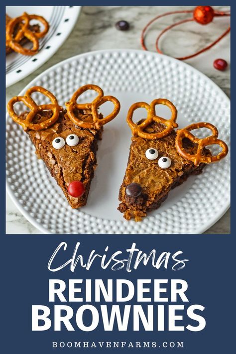 Spread holiday cheer with these festive Reindeer Brownies. A fun and easy holiday treat, these brownies are transformed into adorable Rudolph-inspired delights. Simply cut the brownies into triangles, add candy eyes, a bright m&m nose, and pretzel antlers for a delightful and tasty Christmas dessert. Get ready for some joyful baking with the kids! Brownie Reindeer, Brownies With Pretzels, Rudolph Brownies, Pretzels Christmas, Reindeer Brownies, Reindeer Brownie, Brownie Christmas, Milk Chocolate Brownies, Christmas Tree Brownies