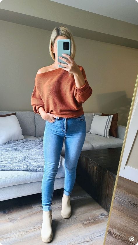 Chelsea Boots Outfit Jeans, Nude Chelsea Boots Outfit, Chelsea Boots Outfit Women Fall, Chelsea Boots Jeans, Tan Chelsea Boots Women Outfit, Tan Chelsea Boots Outfit, Lug Sole Boots Outfit, Ankle Boots Outfit Spring, Sweater Boots Outfit