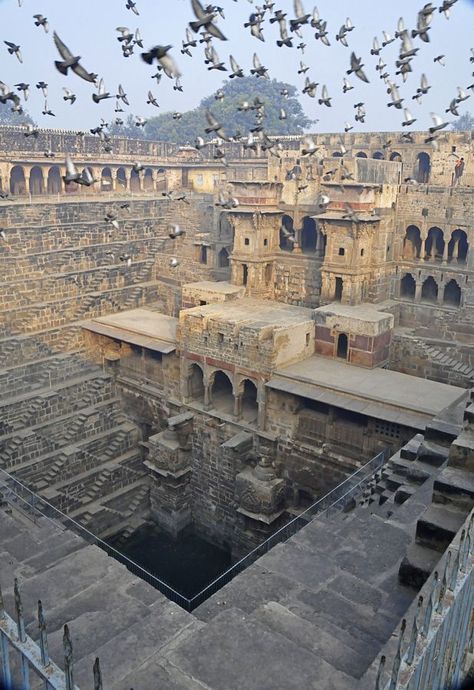 Chand Baori, Architecture Antique, Goa India, Cultural Architecture, Indian Architecture, Rajasthan India, Ancient Architecture, Old Building, Incredible India