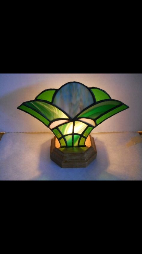 Stained Glass Fan Lamps, Stained Glass Lighting, Fan Lights, Hanging Stained Glass, Stained Glass Candles, Glass Candles, Hobby Ideas, Stained Glass Paint, Stained Glass Flowers