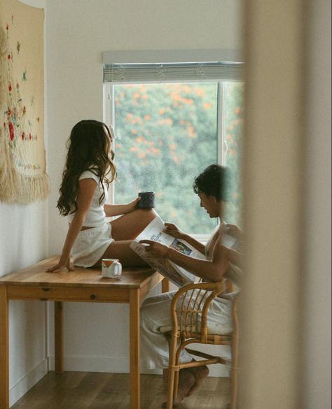 Couple Drinking Coffee, In Home Photoshoot, Sisters Photoshoot Poses, Dancing In The Kitchen, Home Photo Shoots, Anniversary Photoshoot, Couple Session, Morning Wedding, Branding Photoshoot