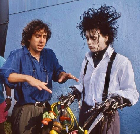 Tim Burton & Johhny Depp on the set of Edward Scissorhands (1990) Edward Scissor, Scissor Hands, Tim Burton Movies, Tim Burton Films, Edward Scissorhands, Tim Burton, Johnny Depp, Suspenders, Halloween Costume