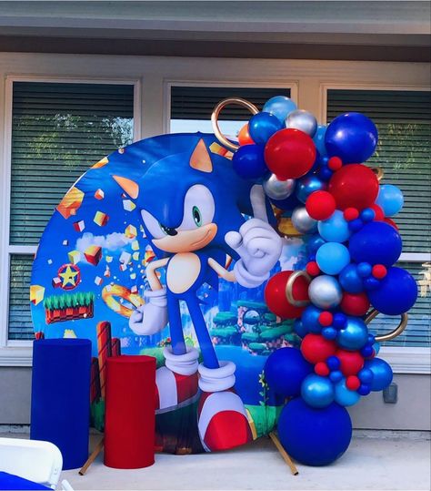 Sonic The Hedgehog Decorations, Sonic Balloon Arch, Sonic Backdrop Ideas, Sonic Birthday Parties, Hedgehog Birthday, Party Characters, Sonic Party, Tenth Birthday, Sonic Birthday