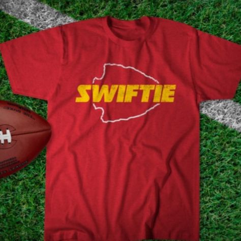 New Taylor Swift Kansas City Cheifs T-Shirt. Fast Shipping So You Will Have It In Time For Superbowl. All Sizes Available. Taylor Swift Kansas City, Taylor Swift Football, Vintage Taylor Swift, Taylor Swift Tshirt, New Taylor Swift, Chiefs Shirt, Chiefs Shirts, Kansas City Football, Football Tee