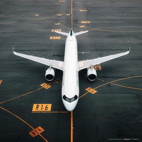 A321 Neo, Cathay Pacific, Android Wallpaper Vintage, Best Background Images, Wallpaper Vintage, Android Wallpaper, Football Players, Airlines, Background Images