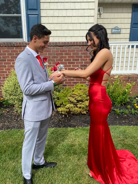 Red And Gray Prom Couple, Red And Grey Prom Couple, Gray Prom Suit, Red Tux Prom, Western Hoco, Red Prom Couple, Red Prom Suit, Ideal Couple, Grey Tux