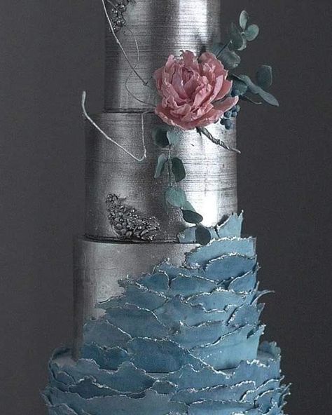 Cake Designs Blue, Wedding Cake Designs Blue, Gray Wedding Cake, Silver Wedding Cake, Dream Wedding Cake, Themes Wedding, Wedding Cakes Blue, Tiered Cake, Amazing Wedding Cakes