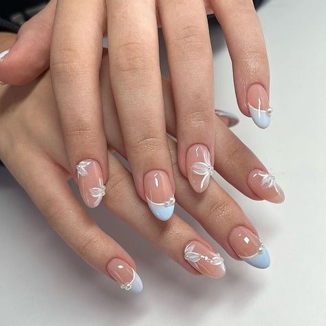 Top Dominican Nail Designs for Summer 2024 Lavender Nails Aesthetic, Blue Wedding Nails Ideas, Nails Light Blue Design, Silver And Light Blue Nails, Summer Nails 2024 Blue, Light Blue Nails Prom, Nail Designs In Blue, Light Blue Nails Summer, Blue White Nails Design