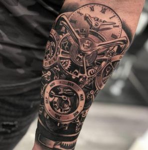 24 Cool Gear Tattoo Design Ideas - Tattoo Twist Time Gear Tattoo, Watch Gears Tattoo, Gear Clock Tattoo, Clock Gears Tattoo, Gear Tattoo Design, Gear Head Tattoo, Gears Tattoo, Time Piece Tattoo, Clock With Gears