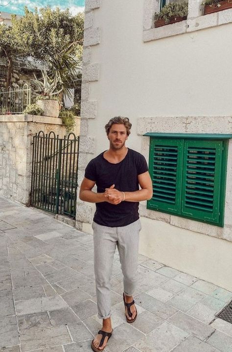 Mens Vacation Outfits Mexico, Italian Fashion Summer, Summer Wear Men, Vacation Outfits Men, Men's Summer Fashion, Italian Summer Outfits, Greece Outfit, Birkenstock Style, Boyfriend Outfit