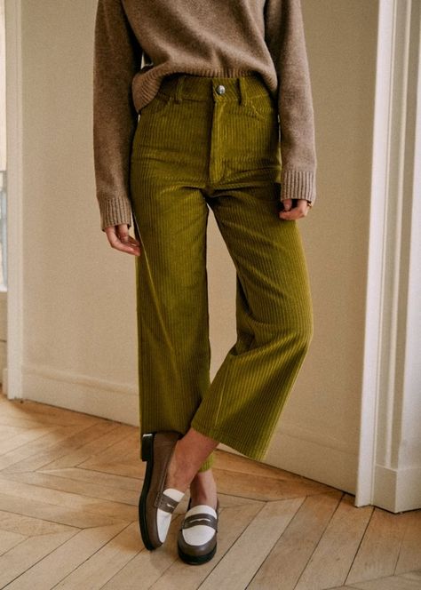 Le Crop - Meadow Green - Organic Cotton - Sézane Sezane Marino Trousers, Sezane Knitwear, Sezane Le Crop, Sezane Emile Cardigan, Sezane Barry Cardigan, Parisian Style, Shopping List, Organic Cotton, Grey