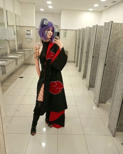 créditos: @thaliathalinda.cosplay Akatsuki Halloween Costume, Anime Cosplay Ideas Female, Cosplay Female Ideas, Naruto Cosplay Female, Tobi Cosplay, Akatsuki Costume, Akatsuki Konan, Konan Cosplay, Female Cosplay Ideas