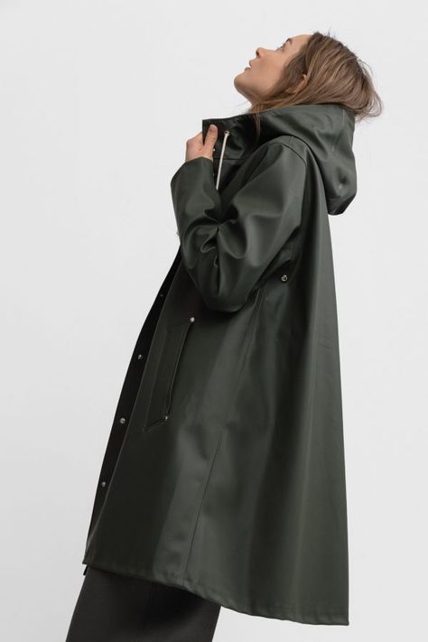 Stylish Raincoats, Rains Long Jacket, Green Raincoat, Long Rain Coat, Raincoats For Women, Long Jacket, Rain Wear, Jacket Outfits, Feminine Style