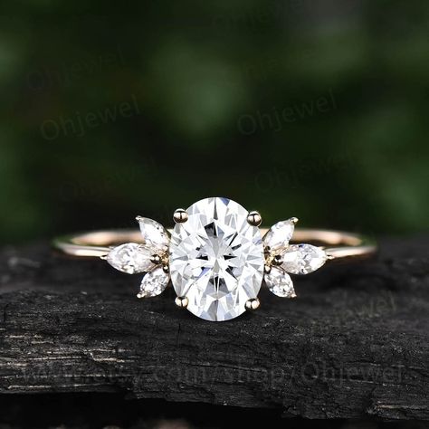 Oval Cut Moissanite Engagement Ring, Rose Gold Leaf, Pretty Engagement Rings, Wedding Ring For Women, Classy Clothes, Ring Inspo, Cute Engagement Rings, Future Engagement Rings, Rutilated Quartz Ring