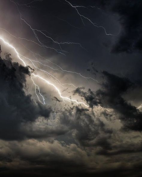 Lighting Storms, Ride The Lightning, Nikon D750, Incredible Places, Sky And Clouds, One Shot, Sky Aesthetic, The Last Airbender, Wizarding World