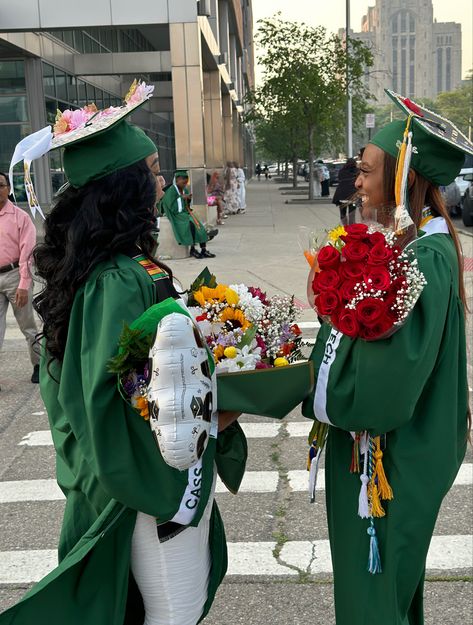 High School Graduation Aesthetic, Cass Tech, End Of Times, Nurse Aesthetic, Tech Aesthetic, Graduation Poses, Aesthetic Friends, Dream Vision Board, Graduation Cap Designs