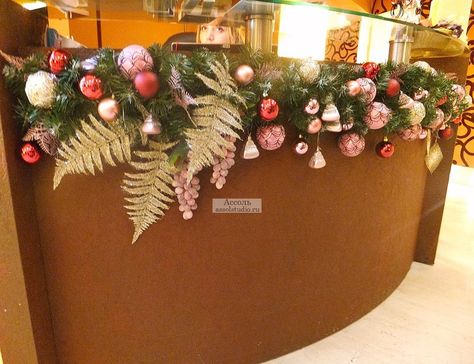 Desk Garland, Christmas Decoration For Office, Front Desk Christmas Decorations Office, Professional Office Christmas Decor, Foyer Christmas Decor, Holiday Office Decor, Commercial Christmas Decorations, Xmas Deco, Office Christmas Decorations