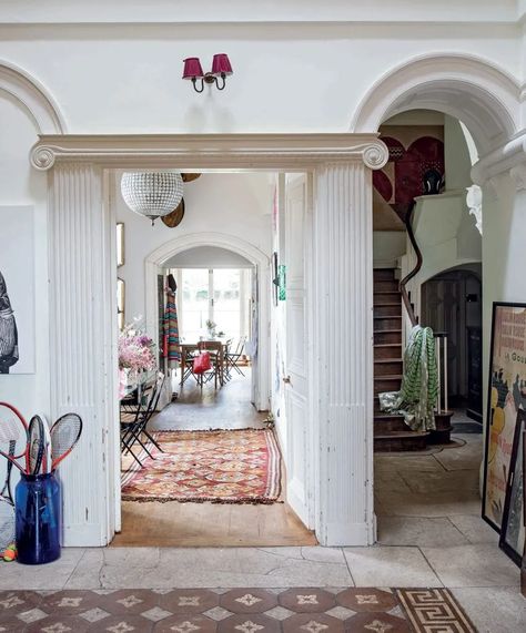 Fashion designer Alice Temperley's Romantic Somerset Home • The Home Page Amy Neunsinger, Country Hallway, Pearl Lowe, Beach Farmhouse, Flagstone Flooring, Interior Design School, Alice Temperley, Piano Room, Eclectic Modern