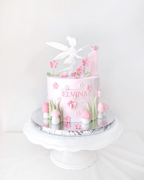 Fairy Theme First Birthday Cake, Fairy Theme Birthday Party Cake, Fairy Garden Cakes, Fairy Theme Birthday Cake, Fairy Theme Cake, Fairy Birthday Cake Ideas, Fairytale Cake, Fairy Themed Cake, Fairy First Birthday Cake