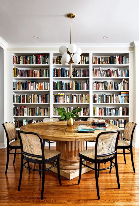 Room With Bookshelves, Room Library, Home Library Design, Bookshelf Design, Home Libraries, Dining Room Inspiration, Home Library, Dining Room Design, Room Table