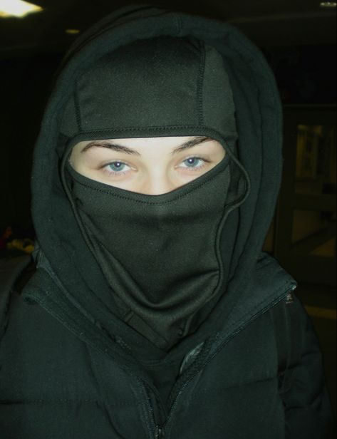 Man In Ski Mask, Girl In Ski Mask, Ski Mask Girl, Blue Eyes Girl, Shiesty Mask, Guys With Green Eyes, Ski Photography, Mask Outfit, Rapper Aesthetic