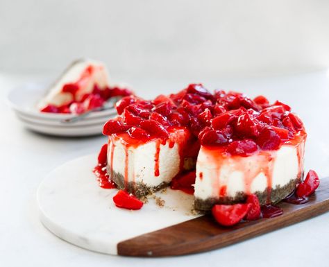 Keto Strawberry Cheesecake, Low Carb Dessert Recipes, No Bake Lemon Cheesecake, Diet Tracker, Keto Diet App, Food Tracker, Low Carb Sweeteners, Low Carb Dessert, Summer Dessert Recipes