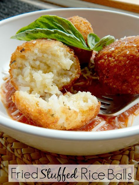 Fried Stuffed Rice Balls...known as Arancini de Riso in Italian are a crowd pleaser! Great as an appetizer or main dish! Rice Croquettes Recipe, Rice Balls Italian, Stuffed Rice Balls, Stuffing Balls Recipe, Thai Fried Rice, Steak And Rice, White Rice Recipes, Italian Rice, Fried Cheese