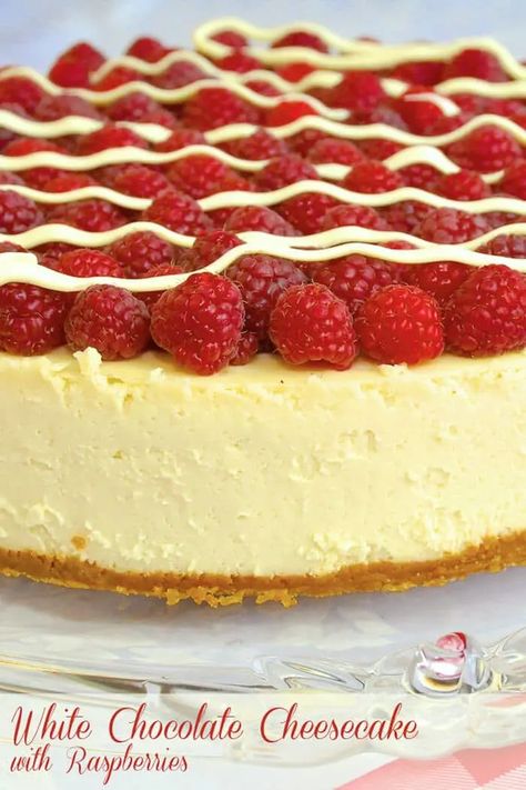 White Chocolate Cheesecake with Raspberries. This recipe has the key to perfectly baking a gorgeous, lusciously creamy white chocolate cheesecake every time. #dessert #whitechocolate #christmasdessert #thanksgivingdessert Tooty Fruity, Mothers Day Desserts, Rock Recipes, White Chocolate Cheesecake, Dessert Photography, Fresh Raspberries, White Chocolate Raspberry, Bon Appetite, Raspberry Cheesecake