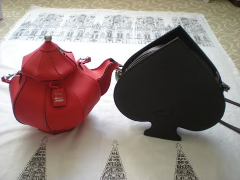 Red teapot: Pylones Spade Teapot Bag, Weird Handbags, Circus Chic, Purse Wishlist, Baggy Bag, Gothic Bags, Alice Bag Punk, Kate Spade Novelty Bags, Alice In Wonderland Purse