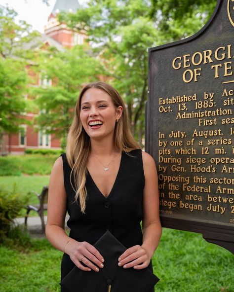 Made it out 😅 Thanks for everything Georgia Tech 🐝💛 Georgia Tech Graduation Pictures, Graduation Poses, Thanks For Everything, Graduation Photography, Grad Photos, Graduation Pictures, Georgia Tech, Made It, Georgia